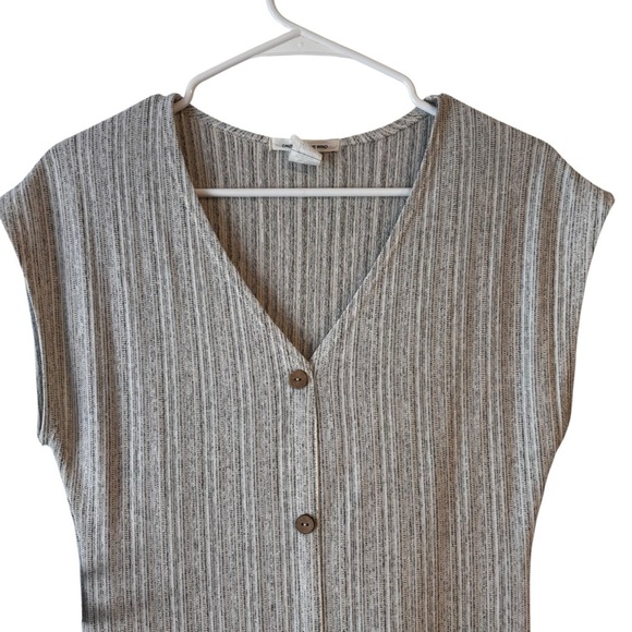 CAUTION TO THE WIND Grey & Tan Knit Maxi Dress with Buttons - Picture 4 of 9